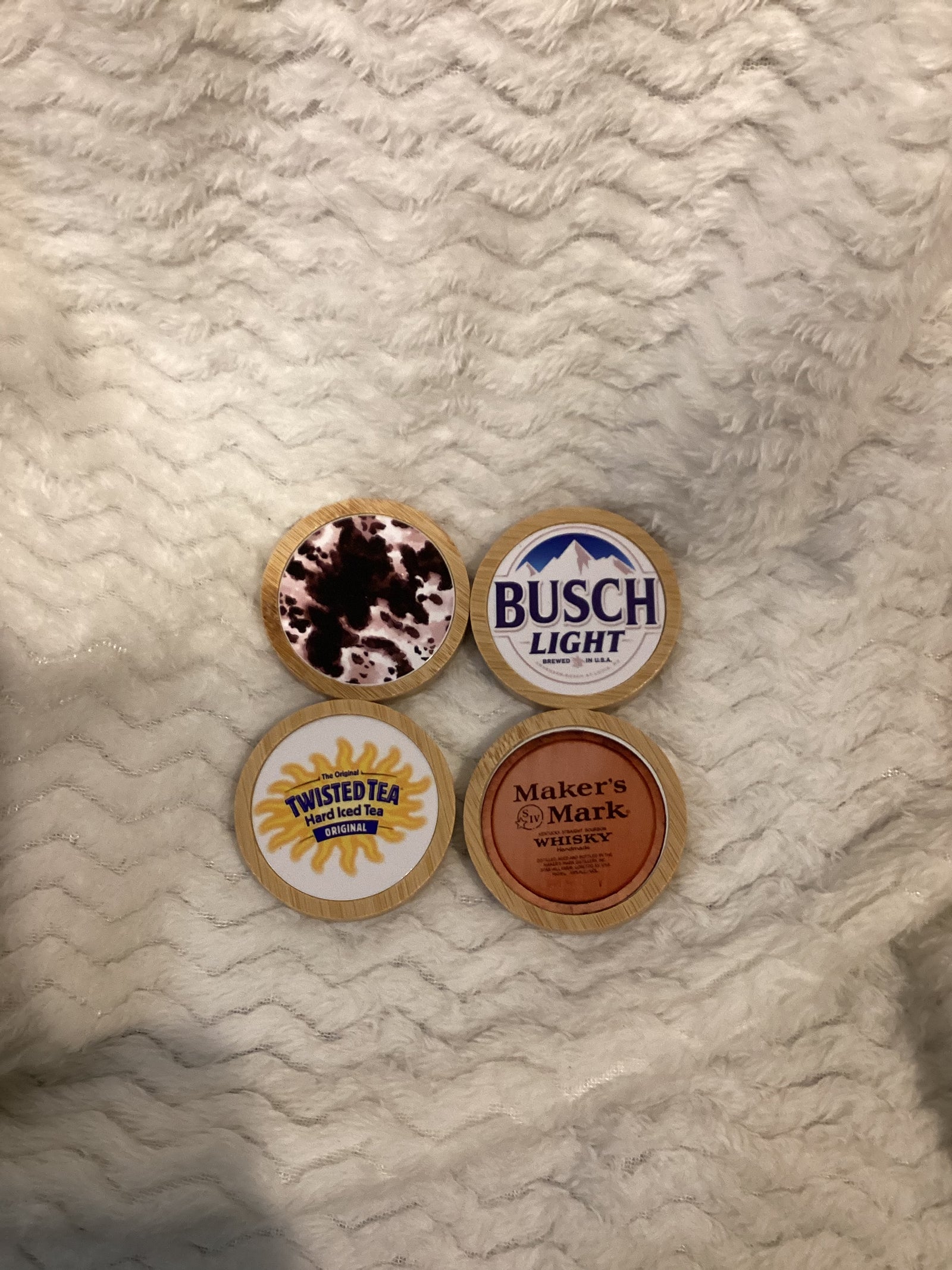 Magnet bottle opener