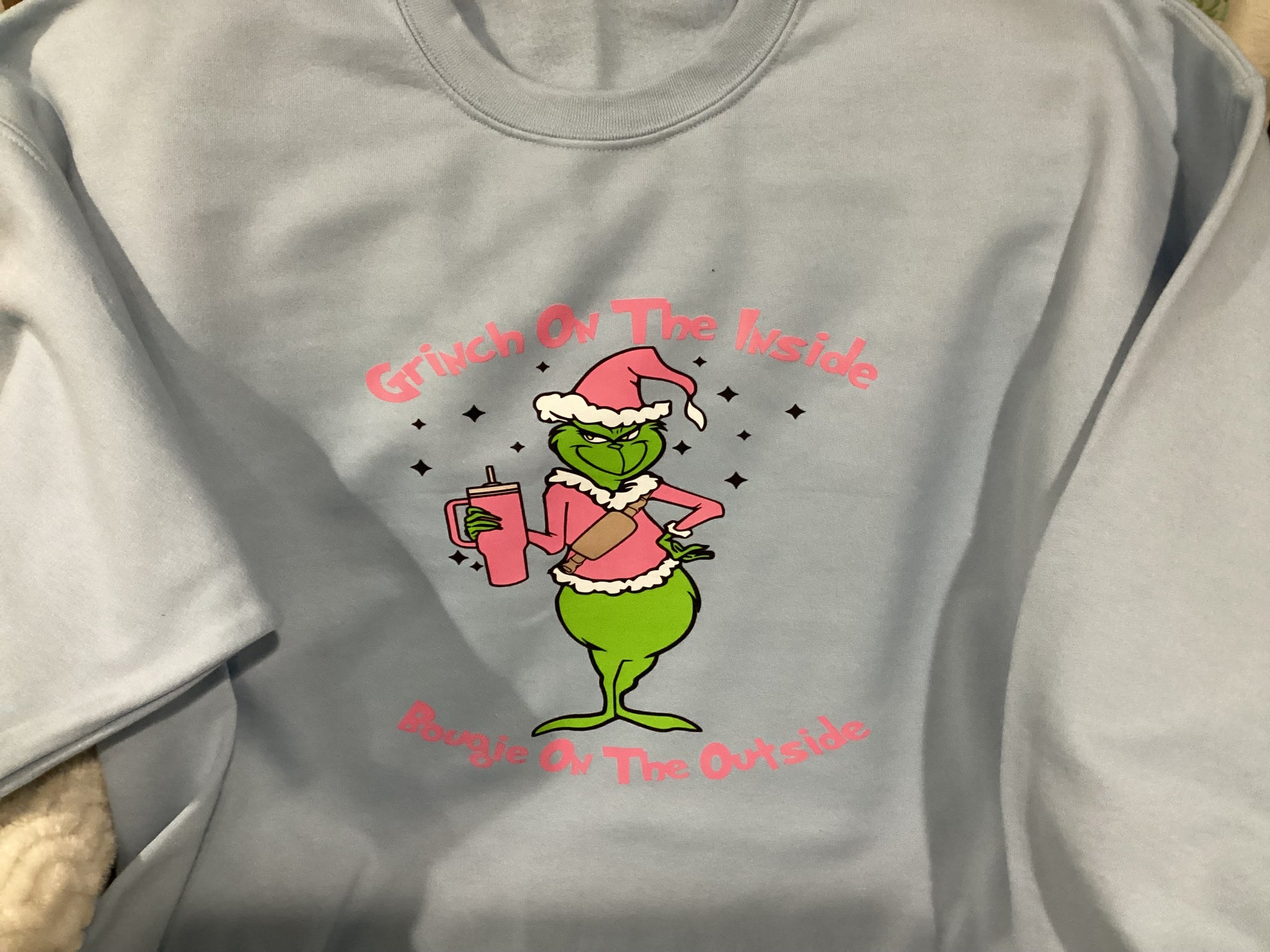Grinch on the inside, Bougie on the outside